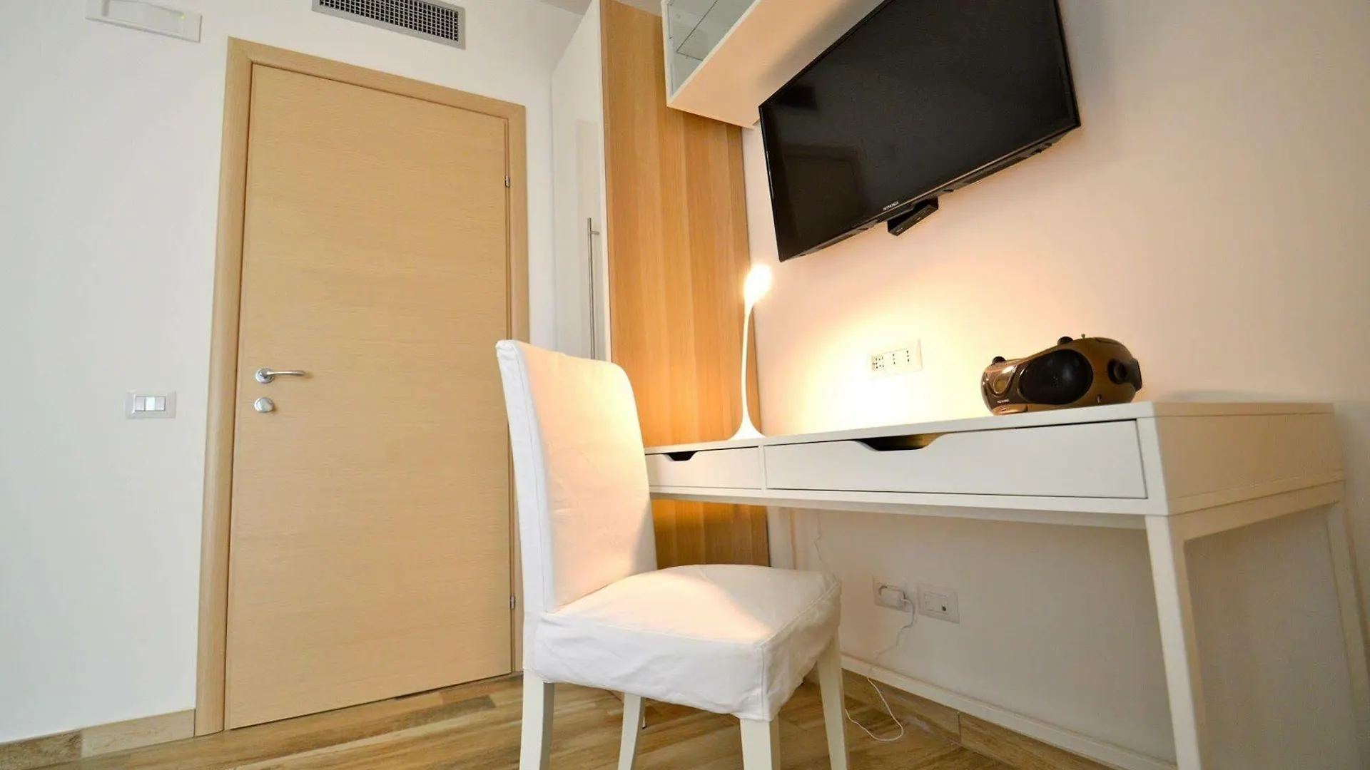 شقة Royal Sea House تْشيفالو